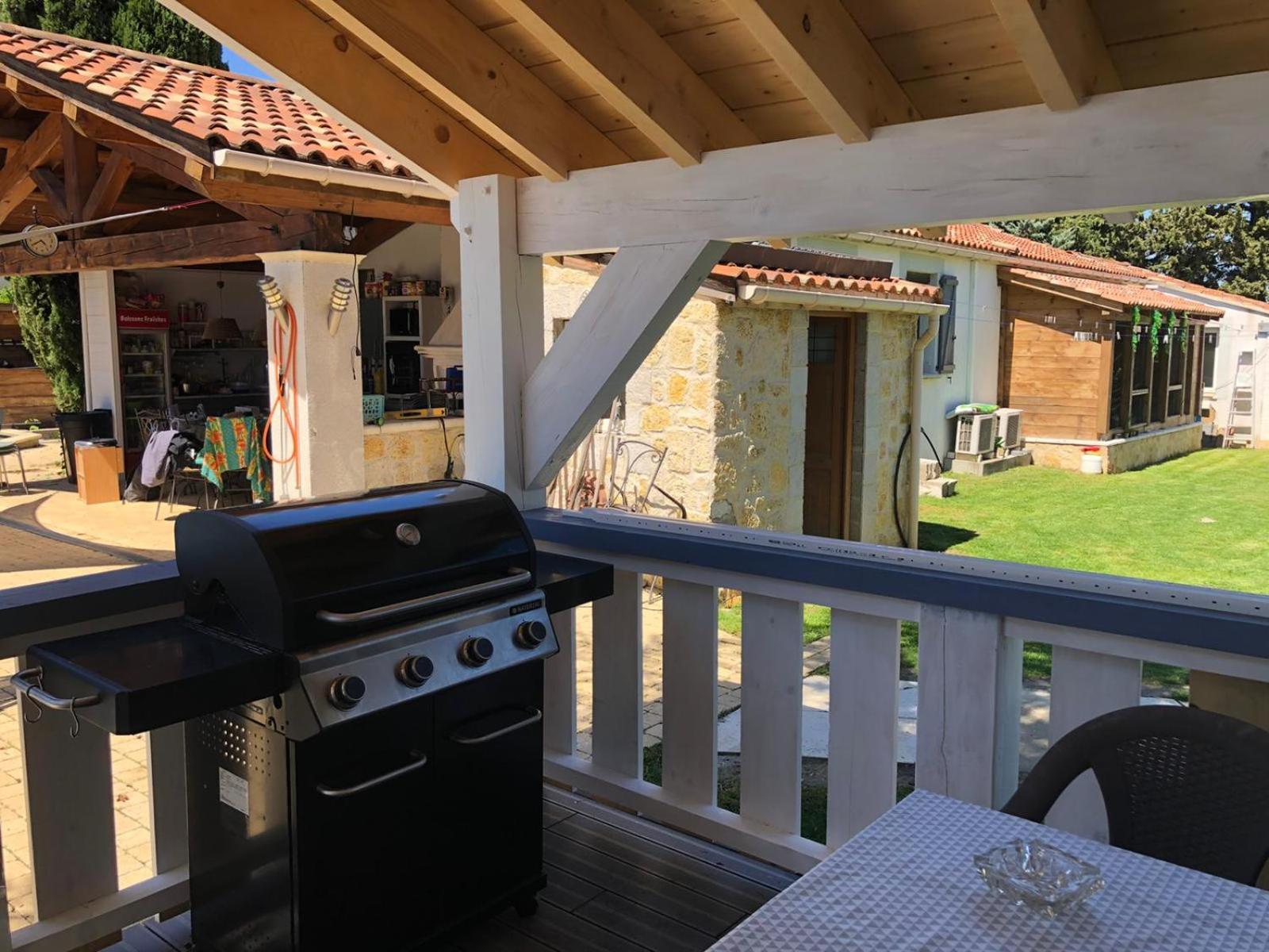 Chalet Mont Ventoux Et Chalet Vip Camaret-sur-Aigues Εξωτερικό φωτογραφία